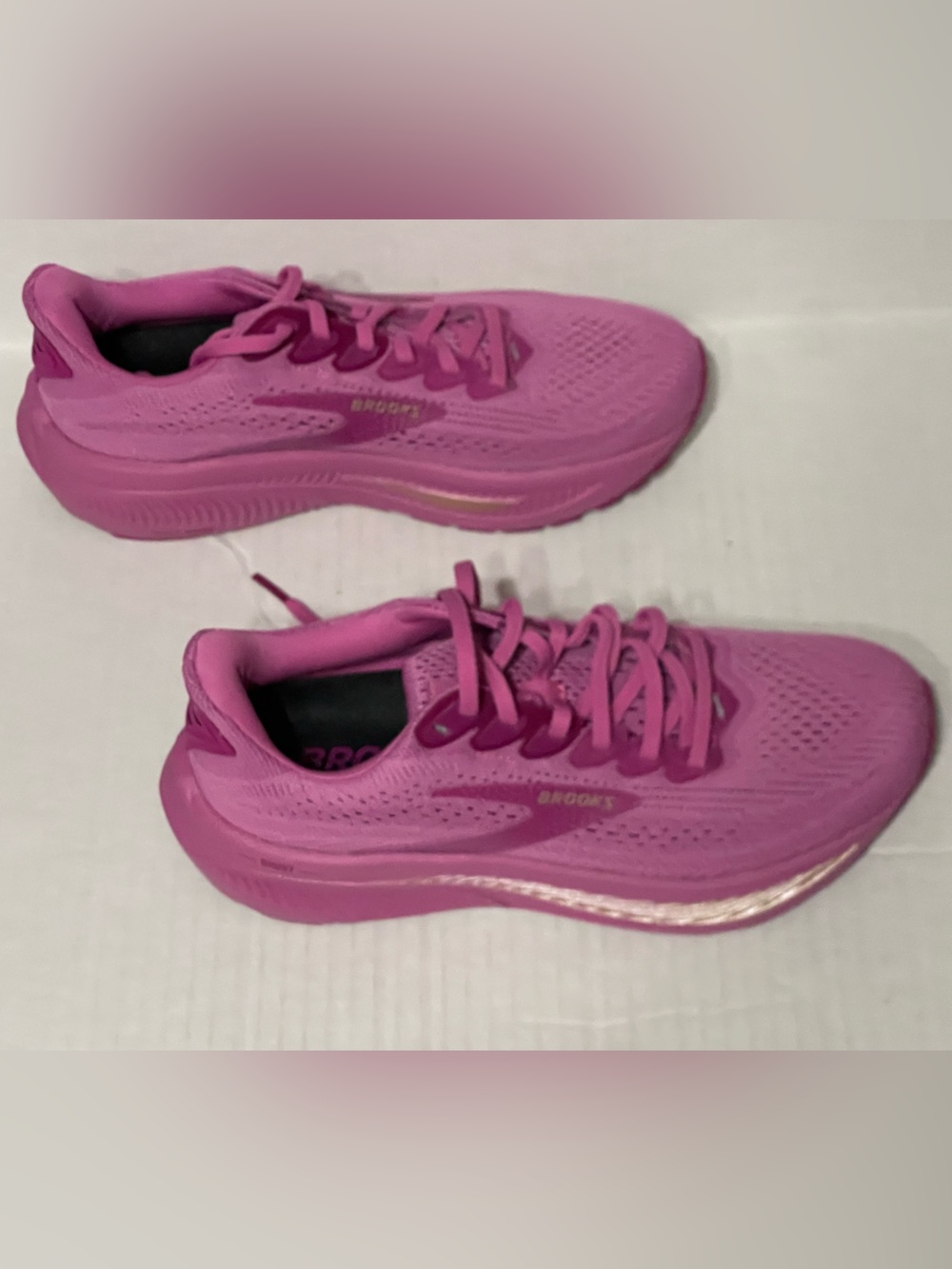 Brooks Ghost 17 - Women’s 7.5 - Pink/Fuchsia/Gold - NIB - Picture 2 of 8